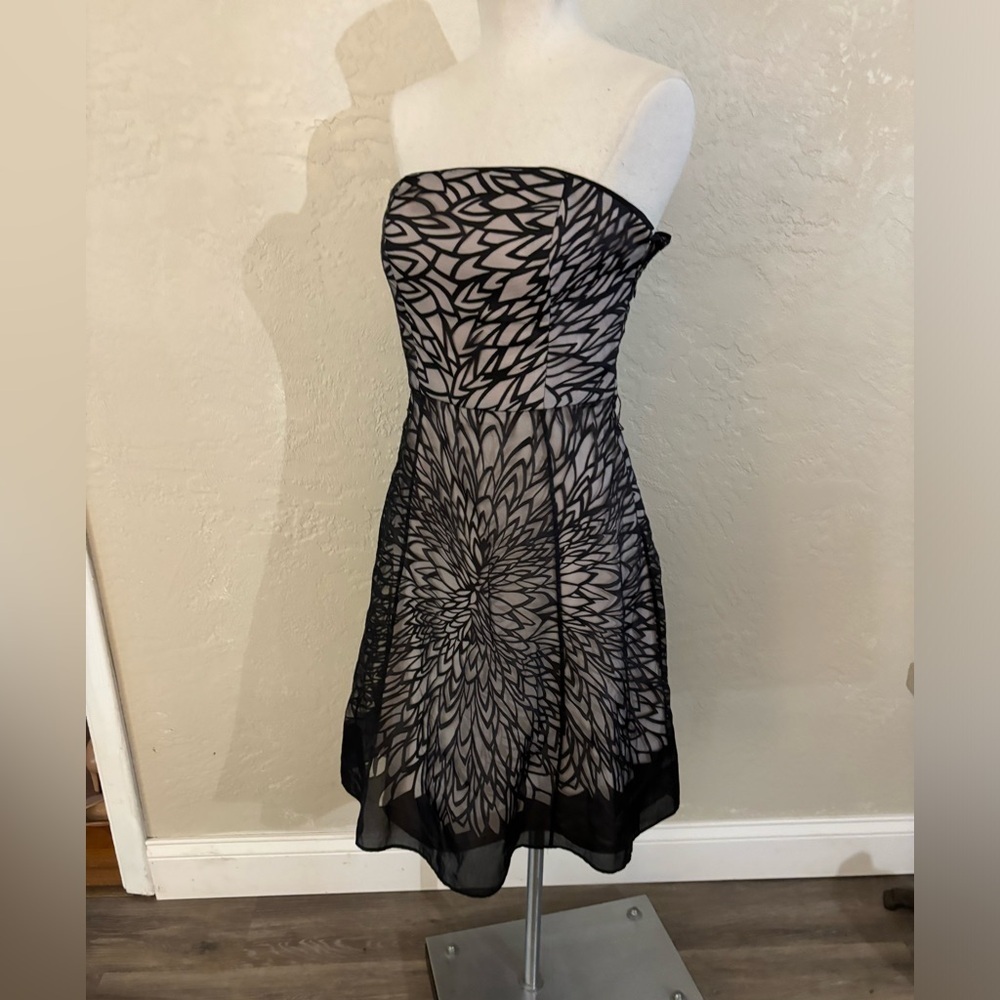 WHBM Black and Blush Strapless cocktail Dress Sz 2